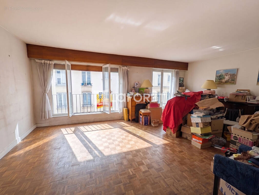 Appartement à PARIS-14E
