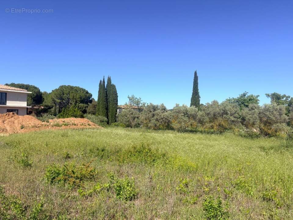 Terrain 1134 m² à Aix-En-Provence  - photo 4