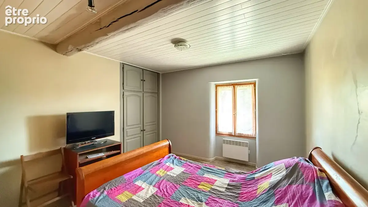 SARDIEU, Maison avec dépendances et terrain - photo 6