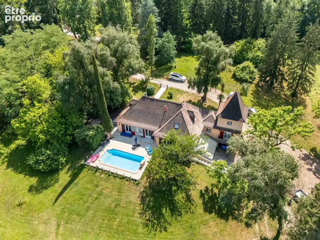 Photo Maison à Galgon au prix de 590 000€