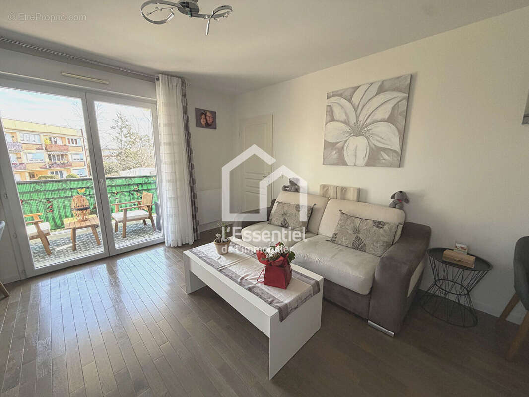Appartement à VERNEUIL-SUR-SEINE