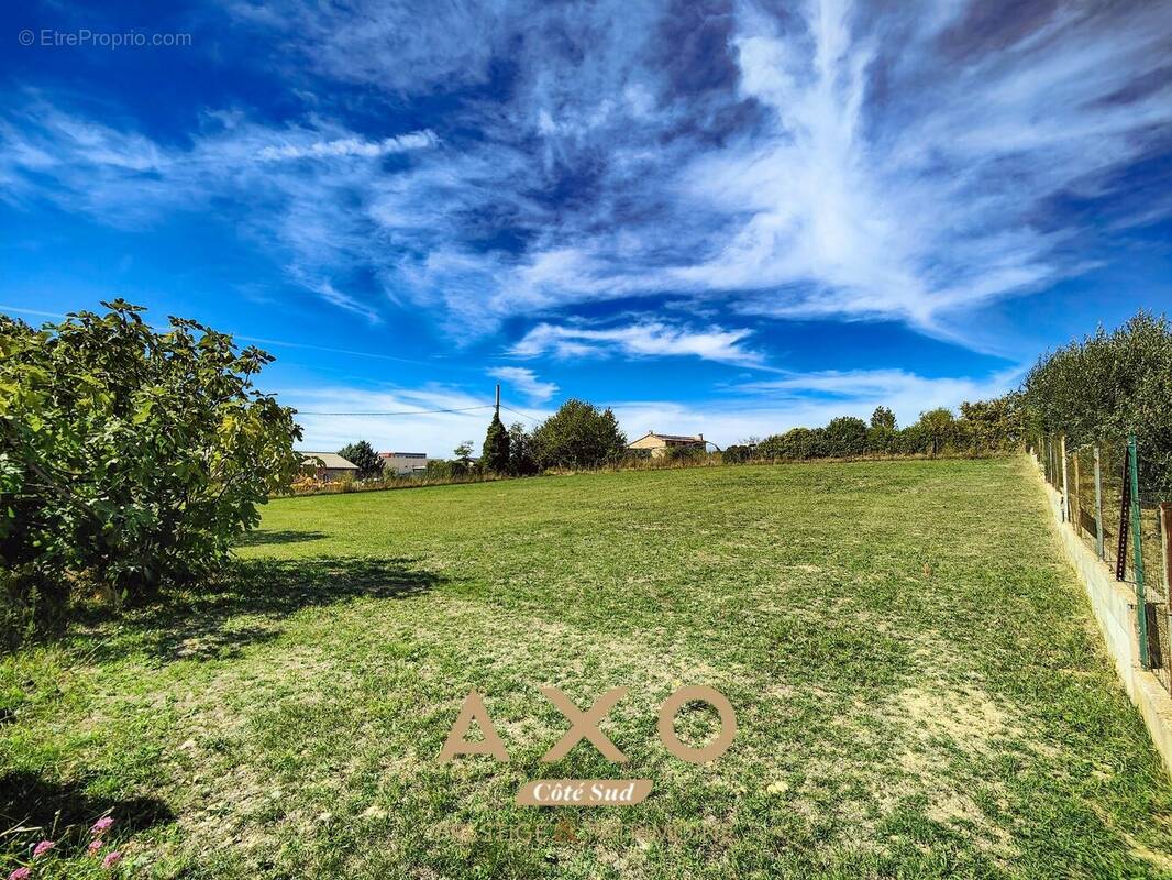 Terrain à VALENSOLE