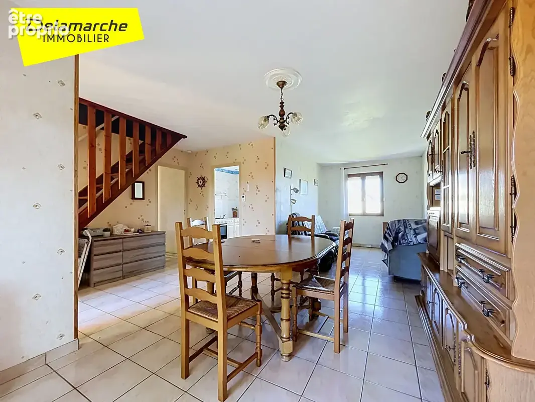A VENDRE : Maison de plain pied dans le bourg de Gavray - photo 5