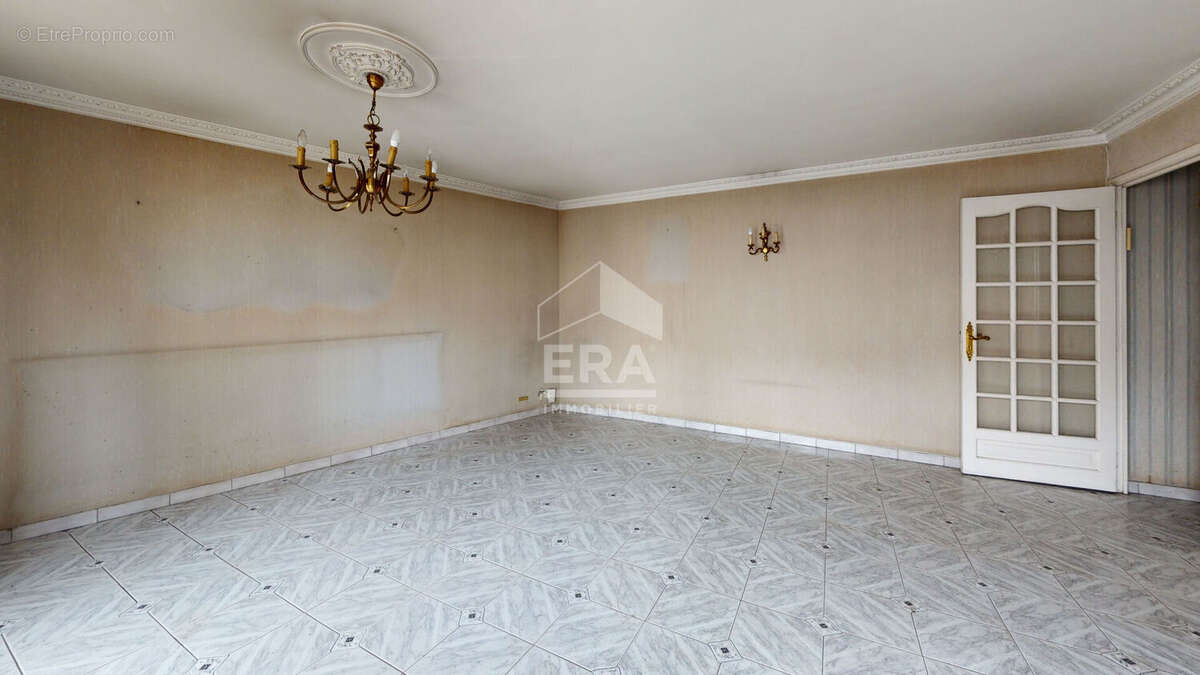 Appartement à PARIS-19E