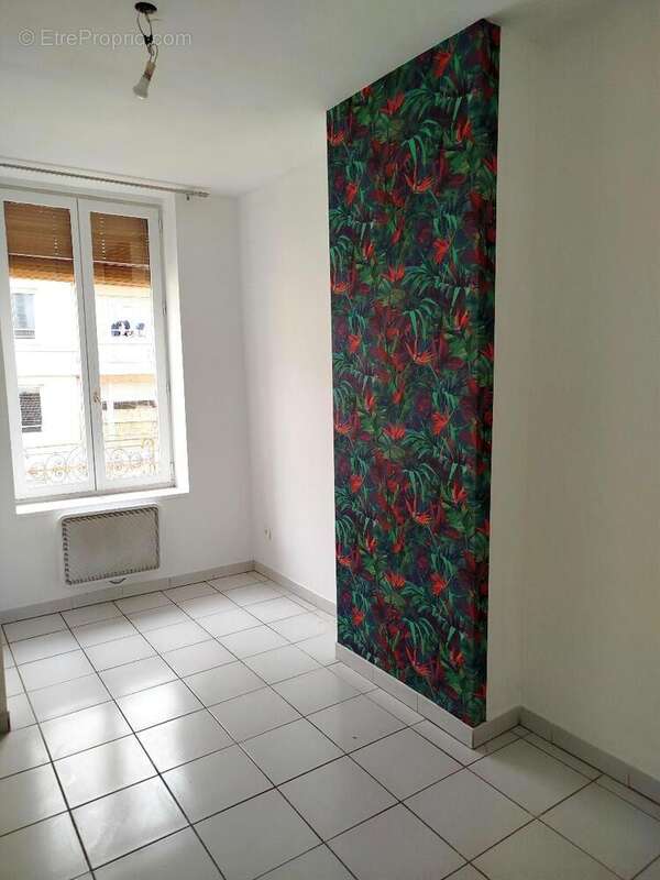   - Appartement à VILLEURBANNE