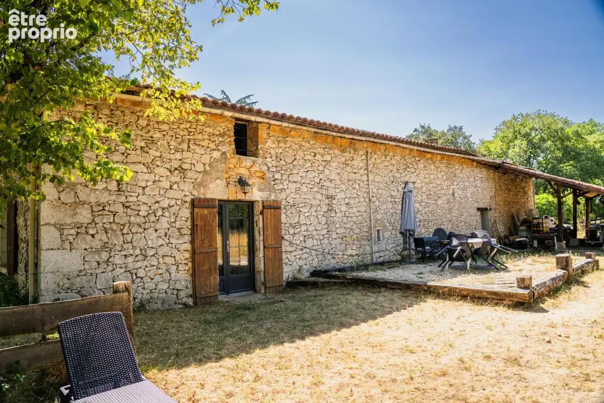 Maison 8 pièces 137 m² à vendre à Lussas-Et-Nontronneau (24300) - photo 5