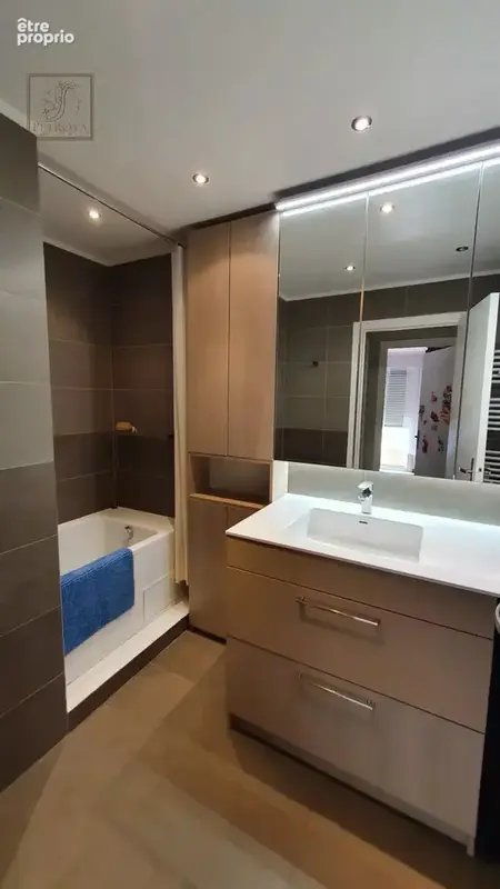 Nice Centre  -  Superbe 3 Pièces 71 m² avec 3 balcons et parking privatif - photo 7