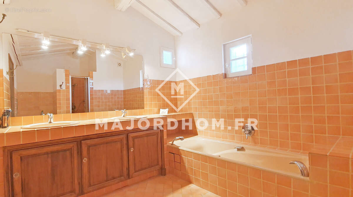 Maison à LE CASTELLET