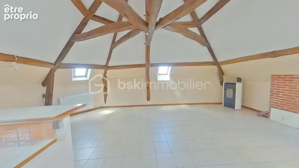 Maison de 269 m² comprenant trois logements avec un garage, une cave et une cour - photo 18