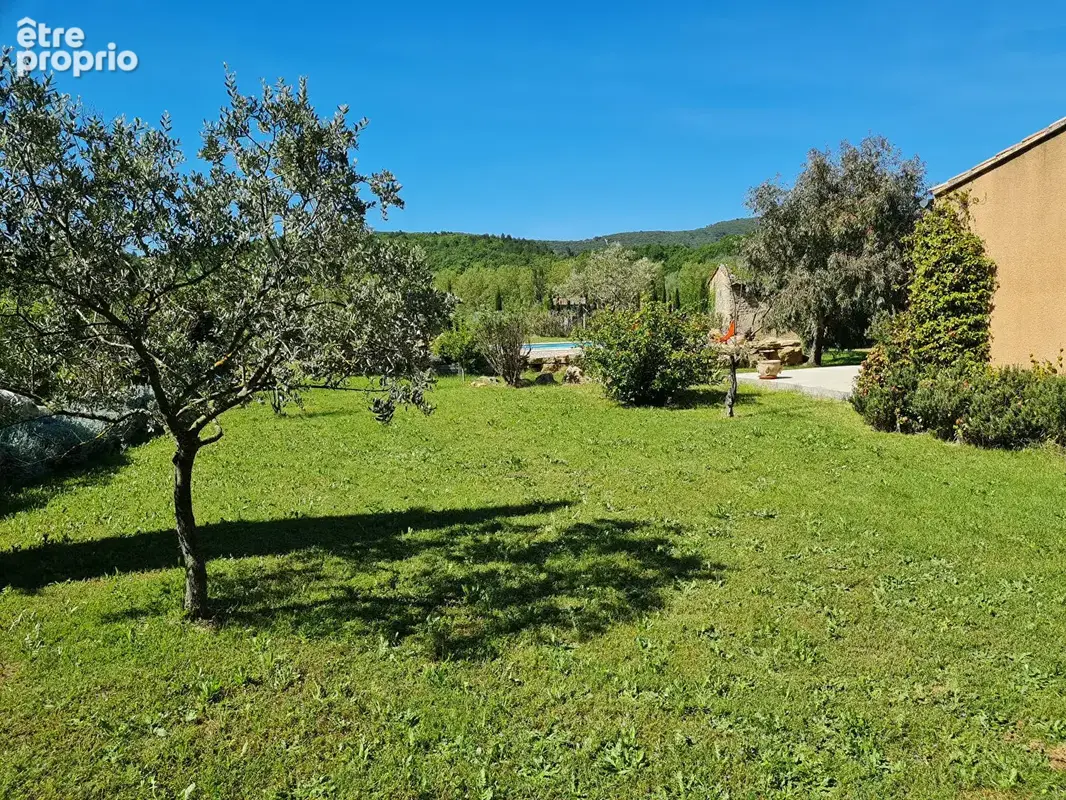 Belle maison provençale avec piscine sur 2100 M²  de terrain - photo 6