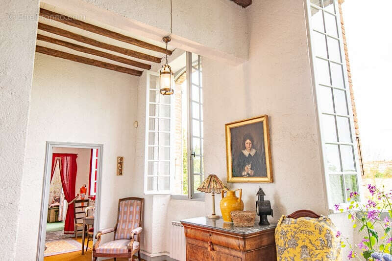 CHATEAU de famille du 17e siècle en très bon état à vendre à GIBEL - photo 24