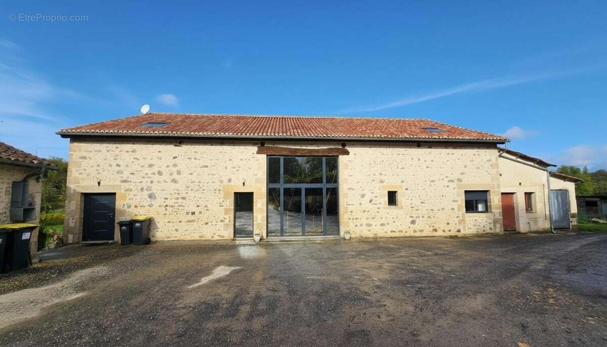 Photo 6 - Maison à ADRIERS