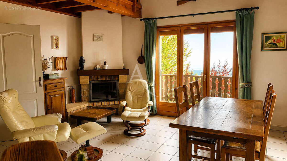 Vue lac de Matemale, volumes, confort et cadre exceptionnel : une maison rare à saisir ! - photo 3
