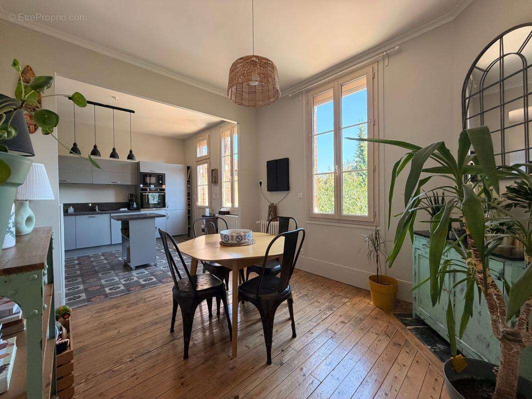 Chaleureuse, fonctionnelle, prête à vivre - MARGNY LES COMPIEGNE - photo 4