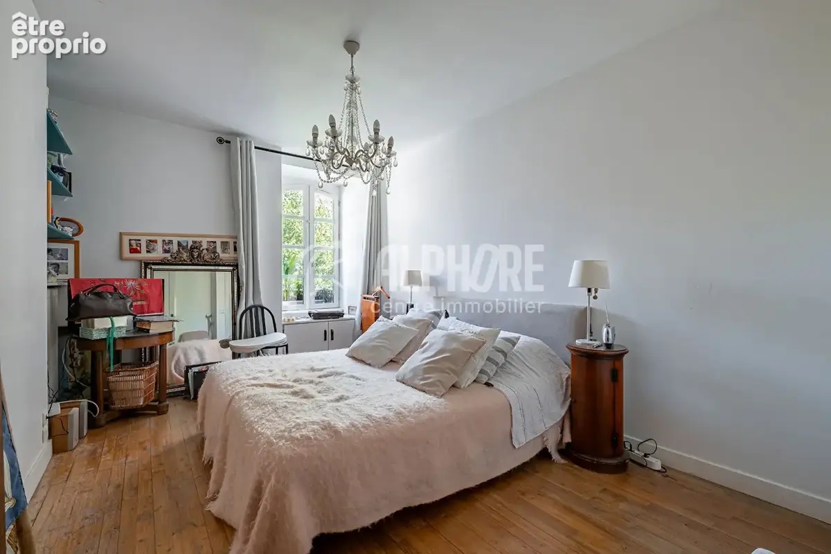Guérande , IntraMuros , appartement 4 chambres + bureau 160m² (190m² au sol ) avec stationnement) - photo 10