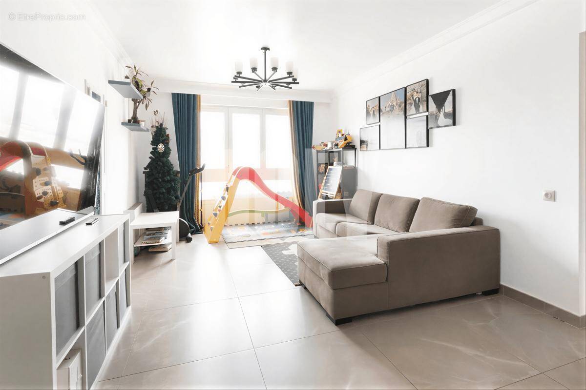 Appartement à PARIS-20E