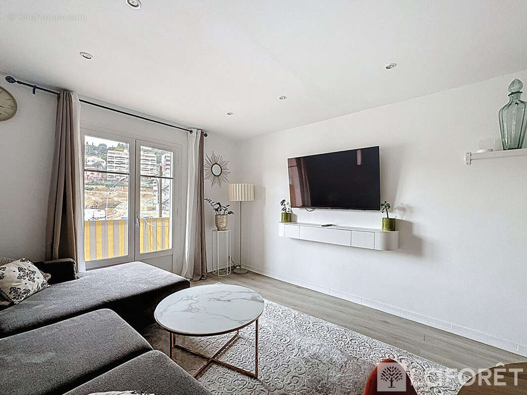 Appartement à ROQUEBRUNE-CAP-MARTIN