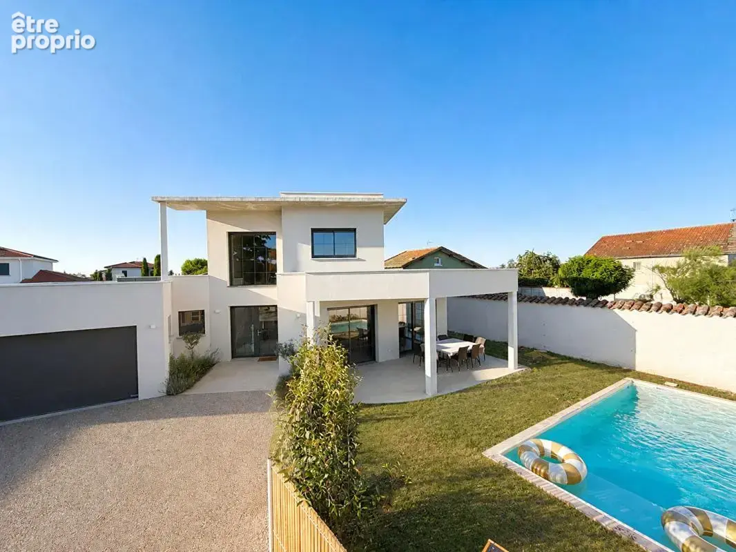 Maison d'architecte contemporaine avec piscine - Saint Just Saint Rambert - photo 5