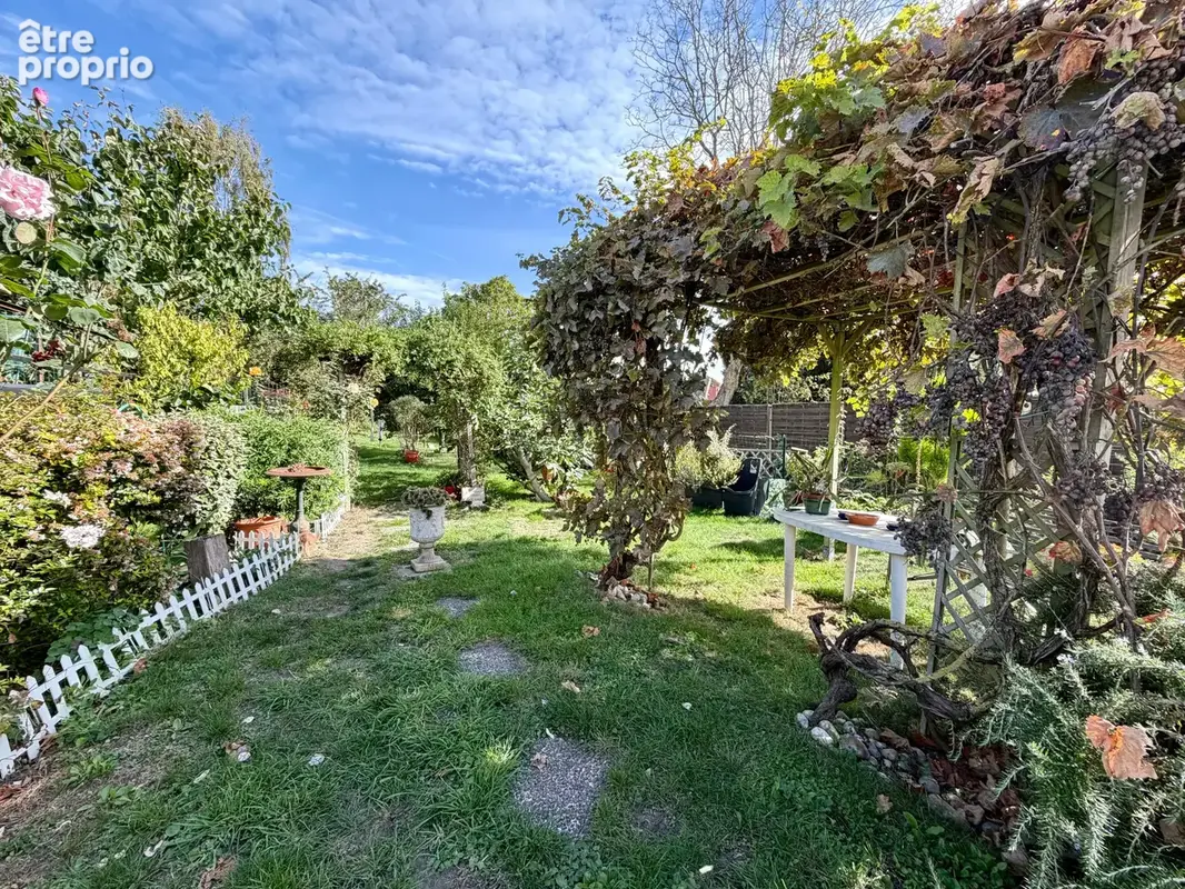 Maison de ville avec grand jardin arbore de 370m2 ! - photo 2