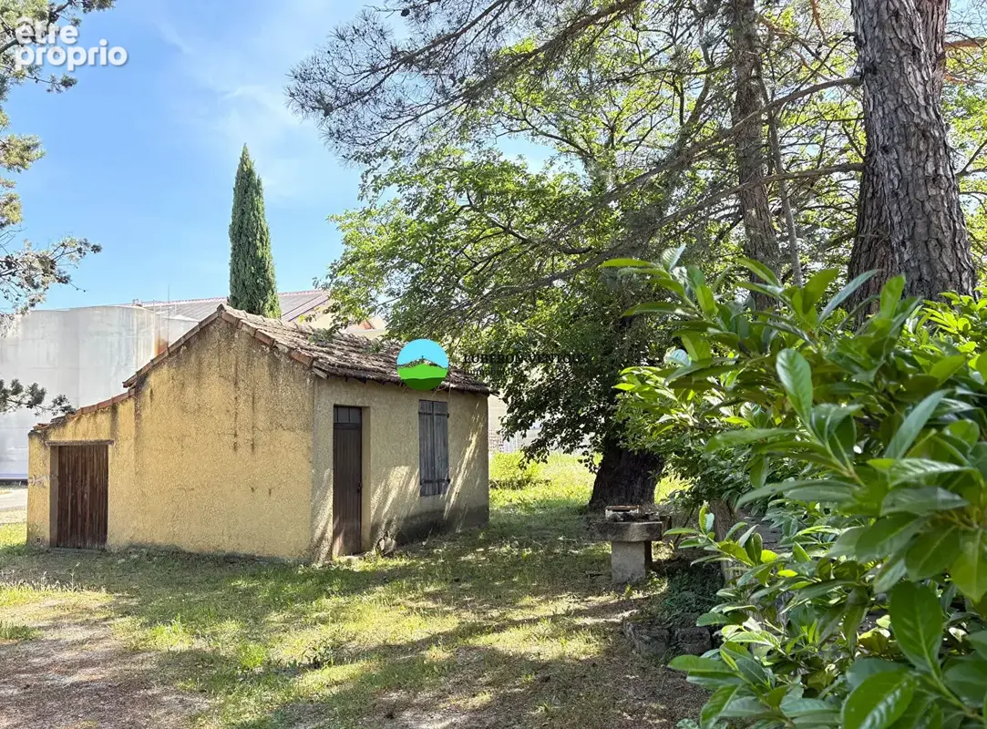 Villes sur Auzon, maison à rénover avec 2 dépendances et piscine sur parcelle de plus d'un Ha - photo 3