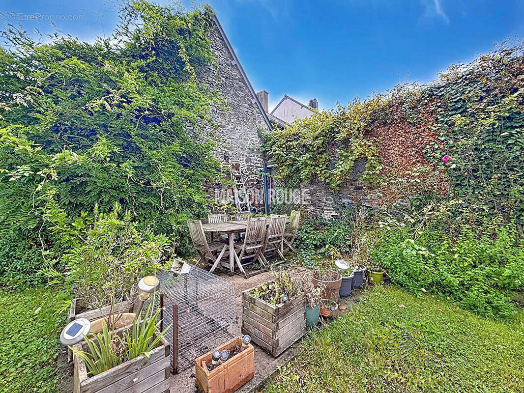 Maison à DOL-DE-BRETAGNE