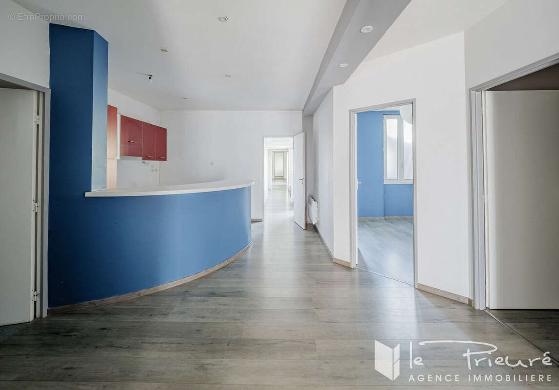 Albi - Immeuble à fort potentiel avec appartement T4 et grand local professionnel - photo 4