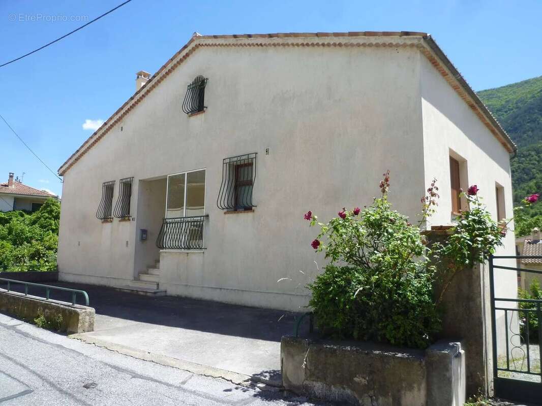 Maison à PUGET-THENIERS