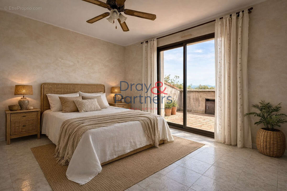 Maison à MANDELIEU-LA-NAPOULE