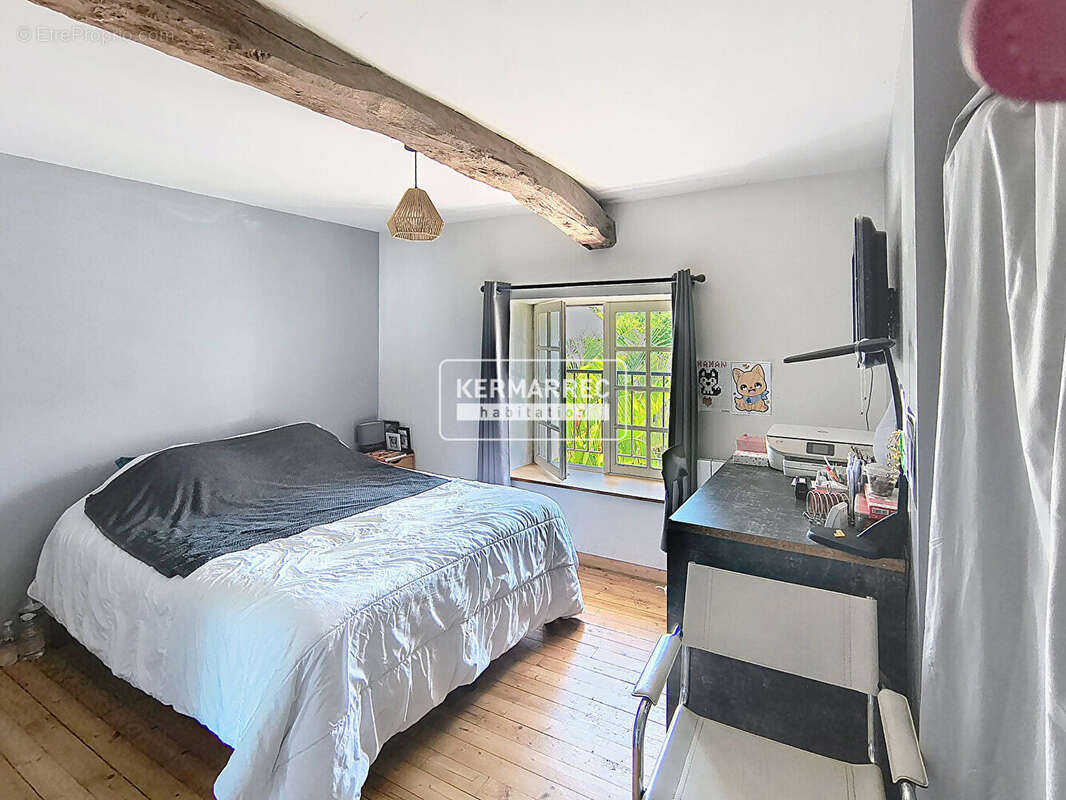 Maison à MONTREUIL-LE-GAST