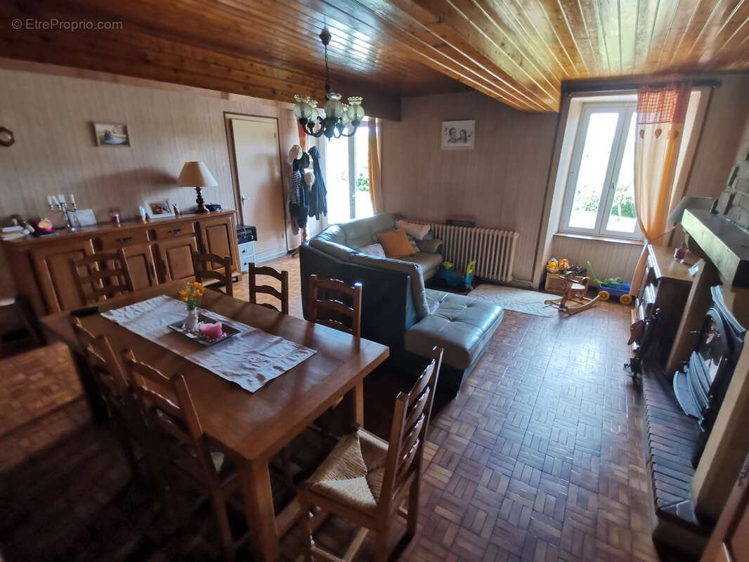 Maison à ROCHETREJOUX