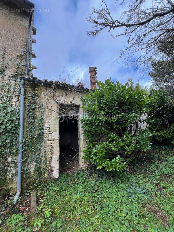 Maison à MAUZE-SUR-LE-MIGNON