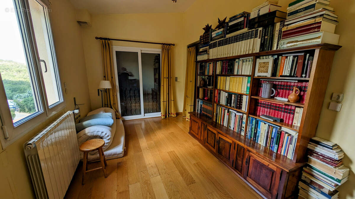 Maison à LAROQUE-DES-ALBERES