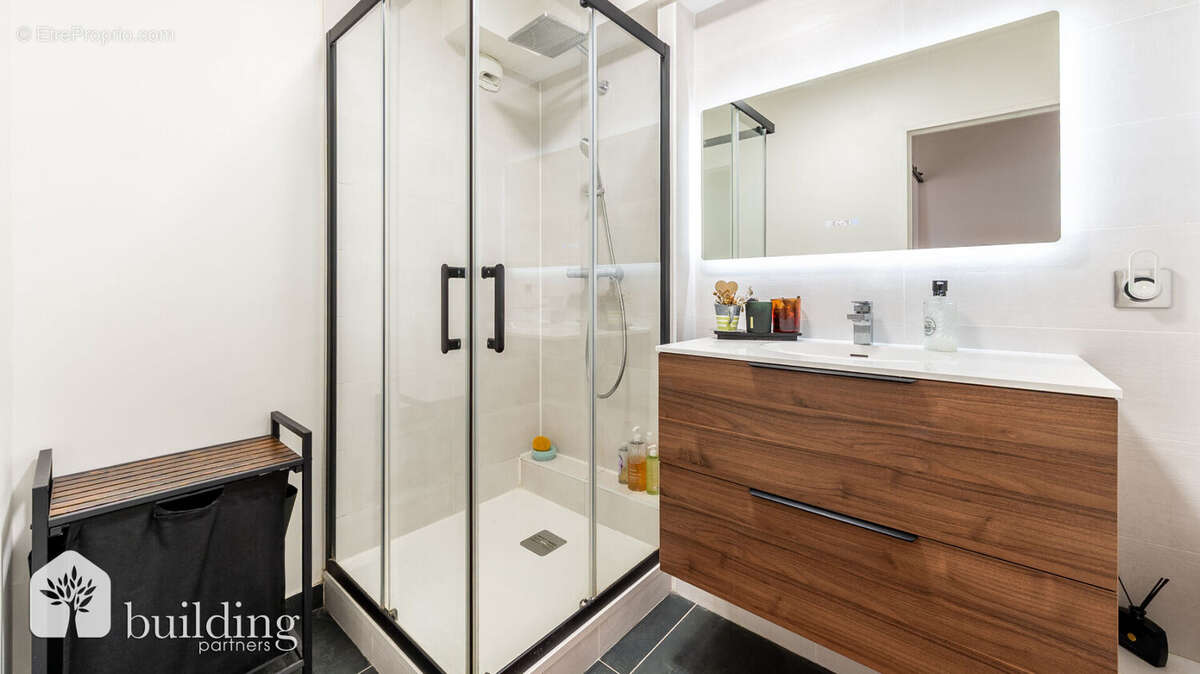 À vendre - Levallois-Perret Parc de la Planchette / Anatole France - 2 pièces de 45.33 m² - photo 4