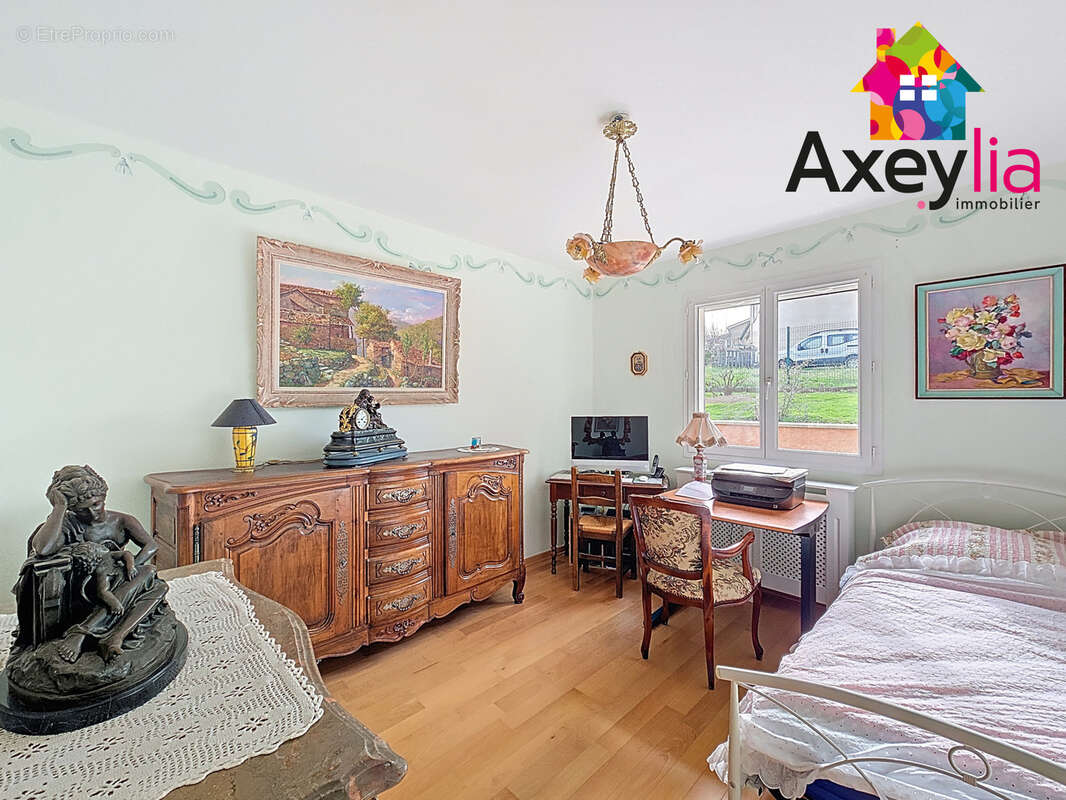 Maison à SAINT-SYMPHORIEN-DE-LAY