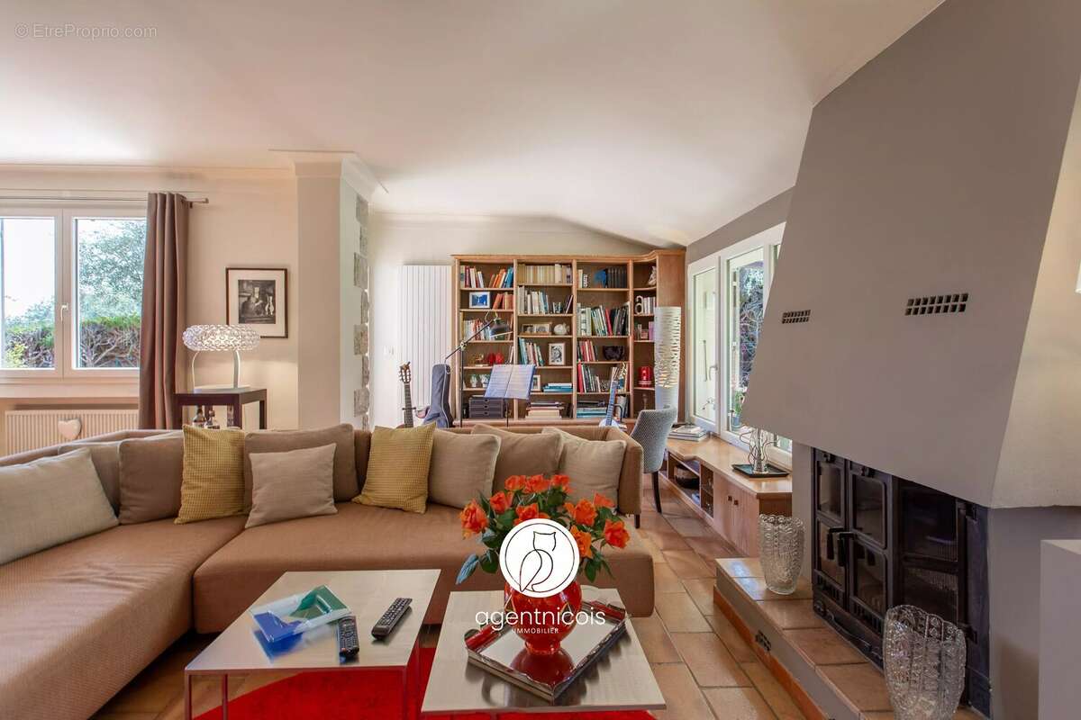 Maison à SAINT-JEANNET