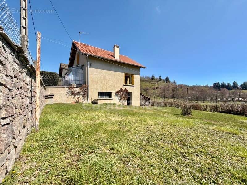 Maison à SAINT-JUST-EN-CHEVALET