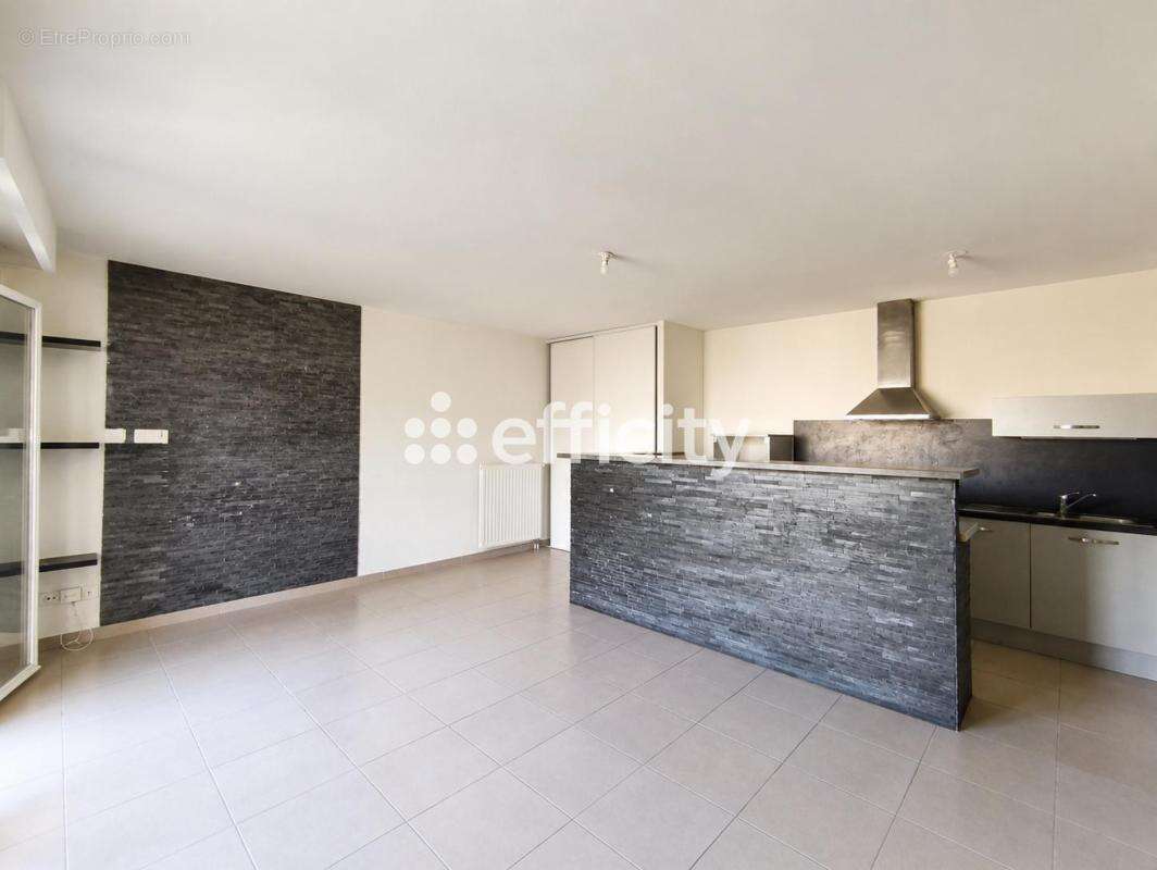Appartement à JUVIGNAC
