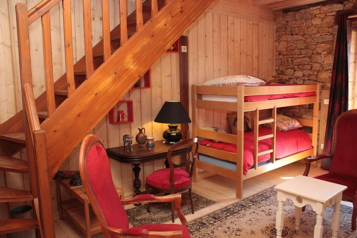 Maison à SAINT-POMPONT