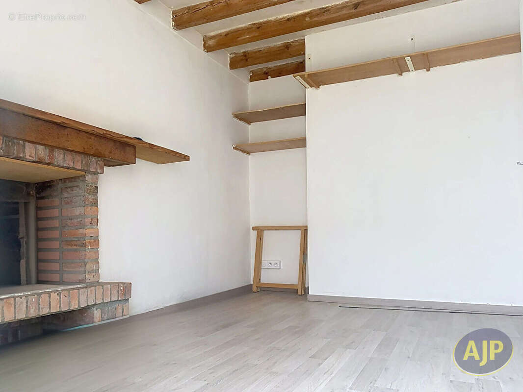 Maison à LA CORNUAILLE