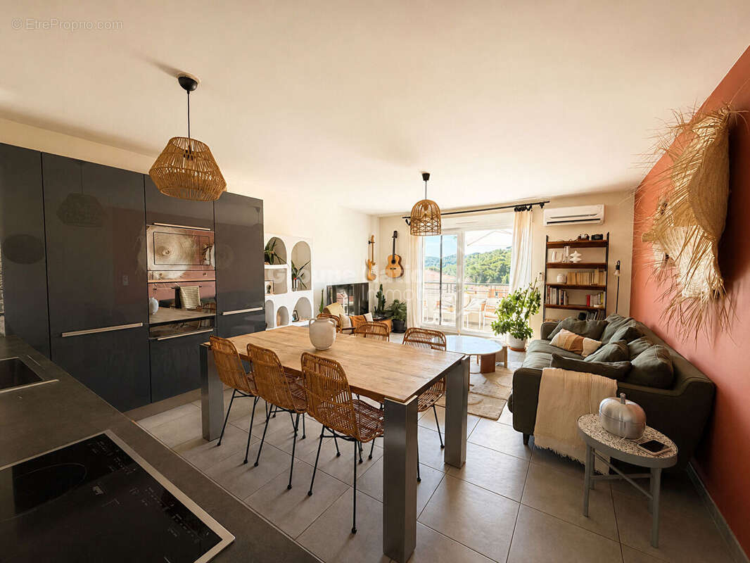 Appartement à LE ROVE
