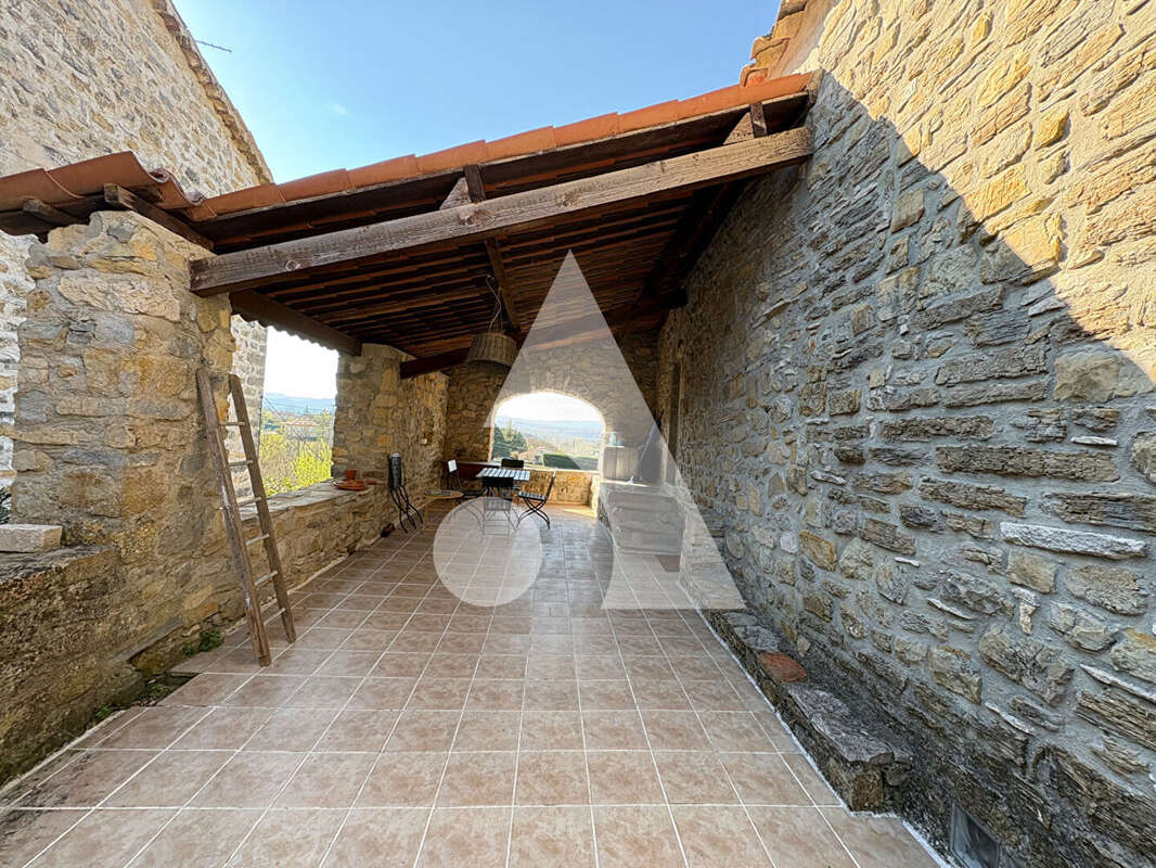 Maison à GROSPIERRES