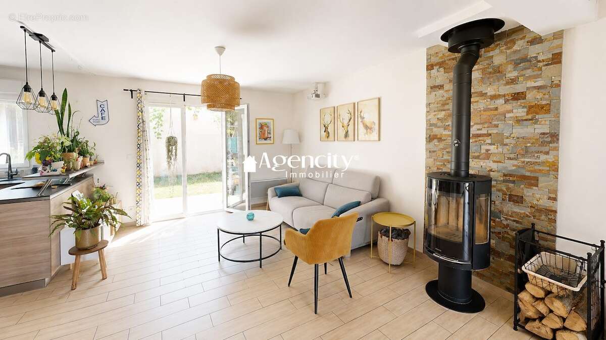 Maison 86 m² à Torcy  - photo 4