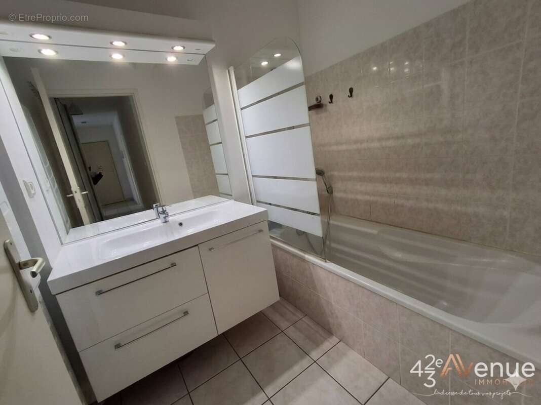 Appartement à SAINT-JUST-SAINT-RAMBERT