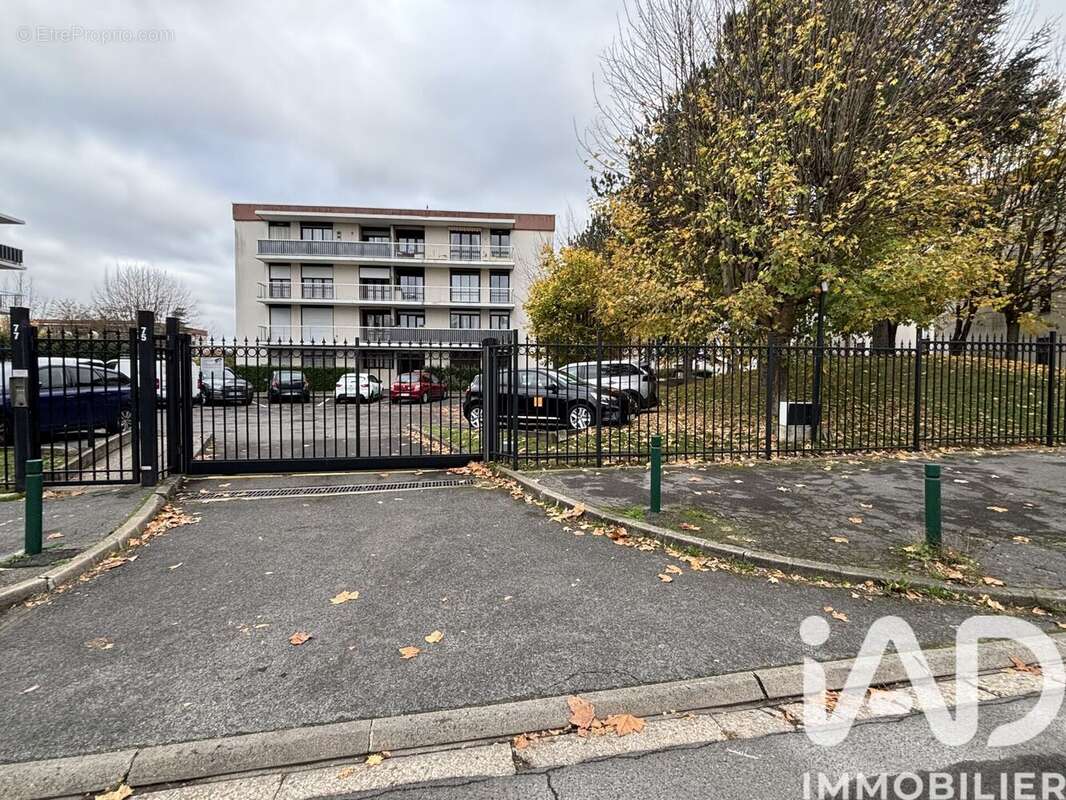 Photo 4 - Appartement à VAUJOURS