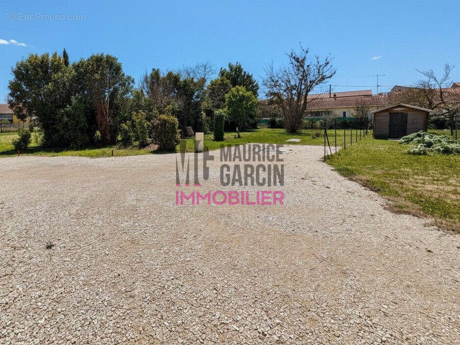 Terrain à L&#039;ISLE-SUR-LA-SORGUE