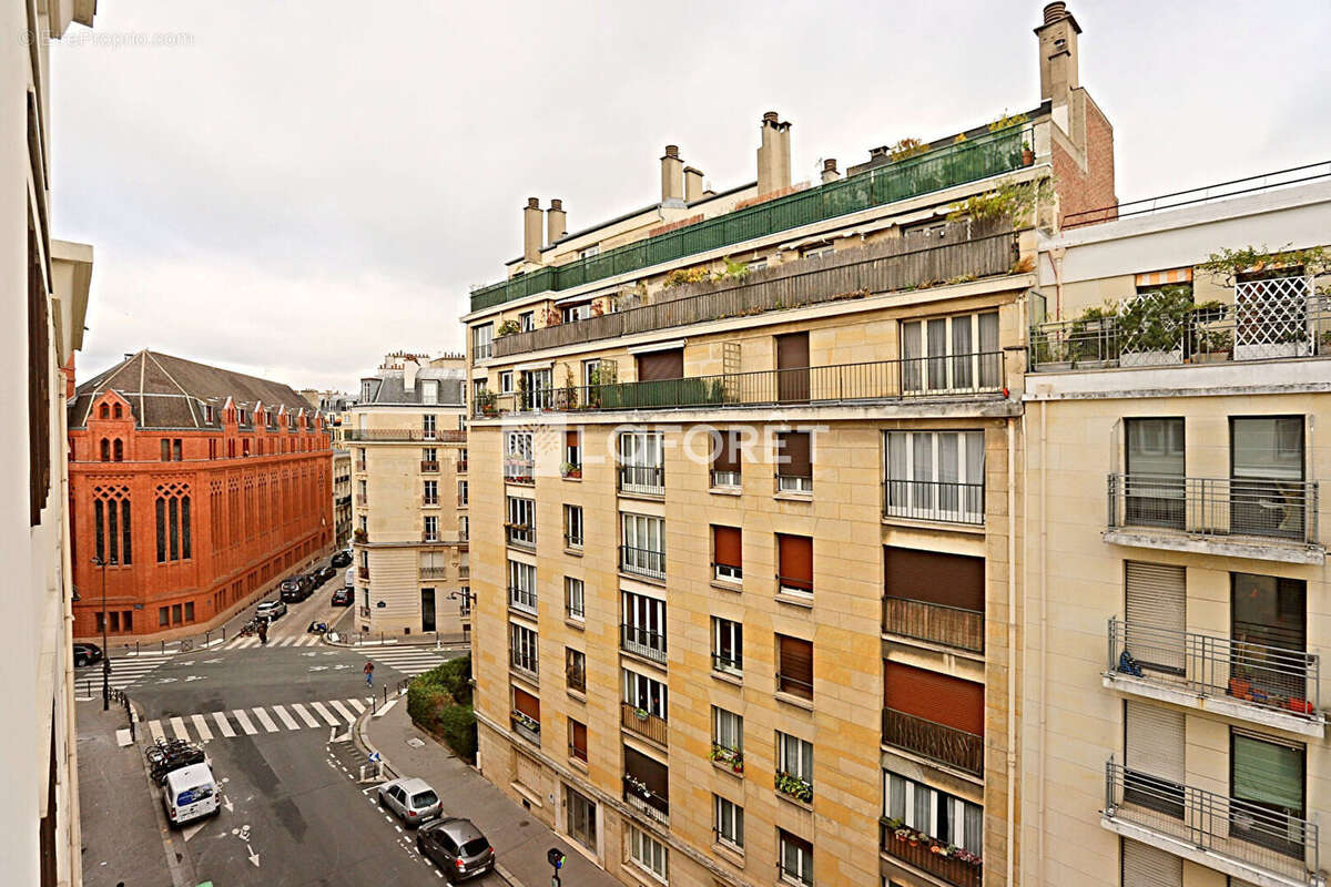 Appartement à PARIS-14E