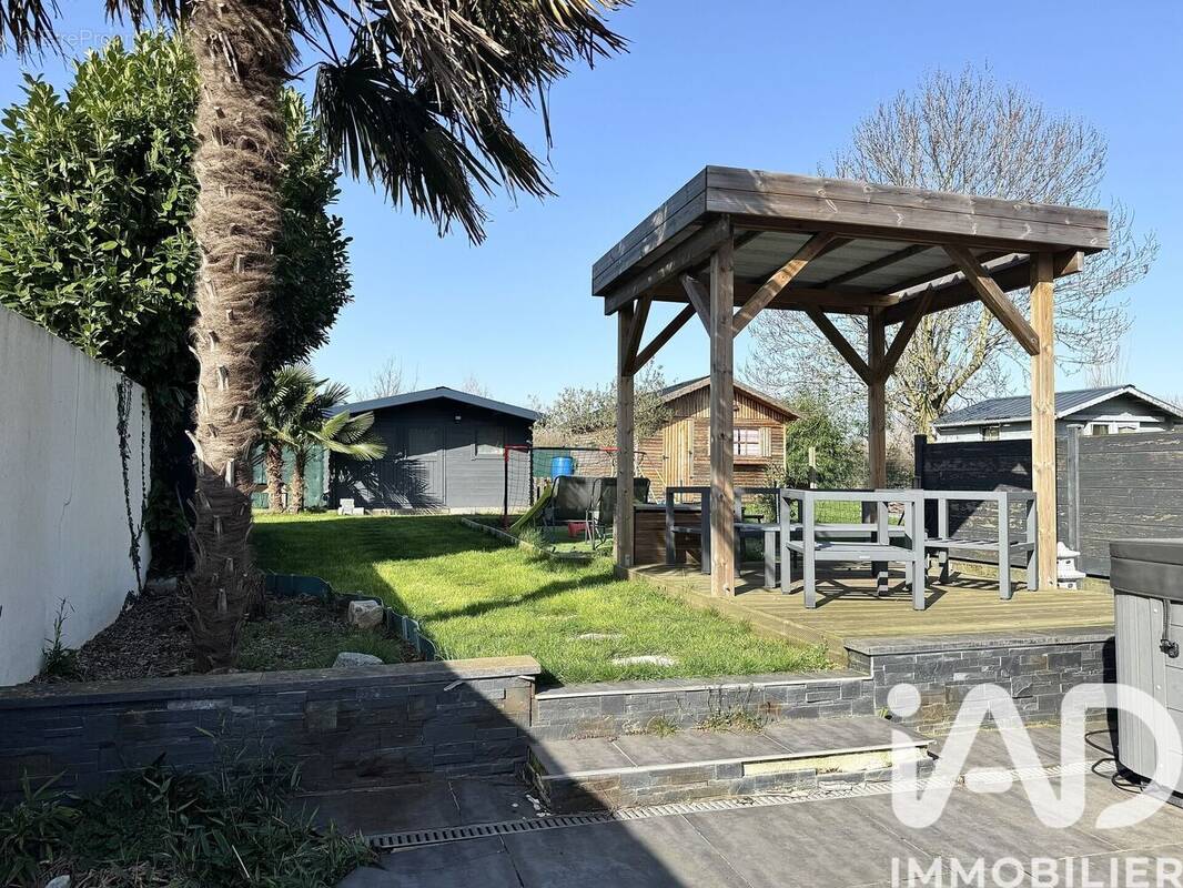 Photo 1 - Maison à NEUVILLE-EN-FERRAIN