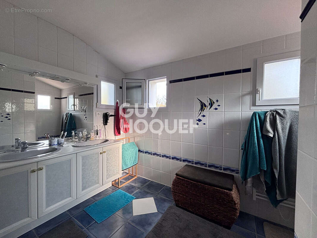 Maison spacieuse et calme à vendre à Challans - photo 10