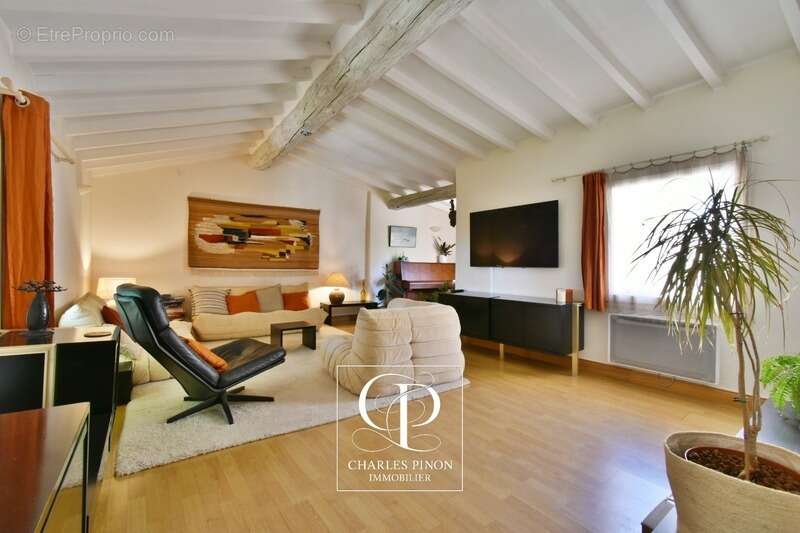 Appartement de charme 93 m² avec garage  AIX EN PROVENCE (13) - photo 3