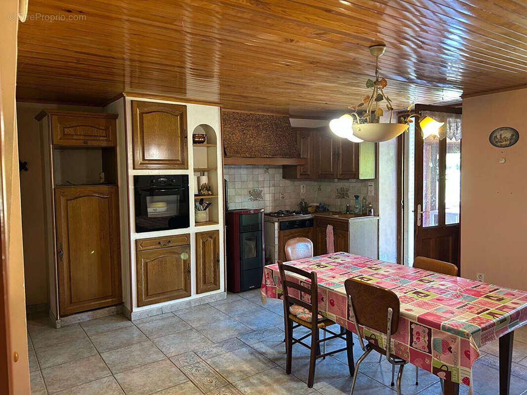 Maison à VIEU-D'IZENAVE